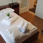 Gina's Apartament