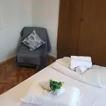 Gina's